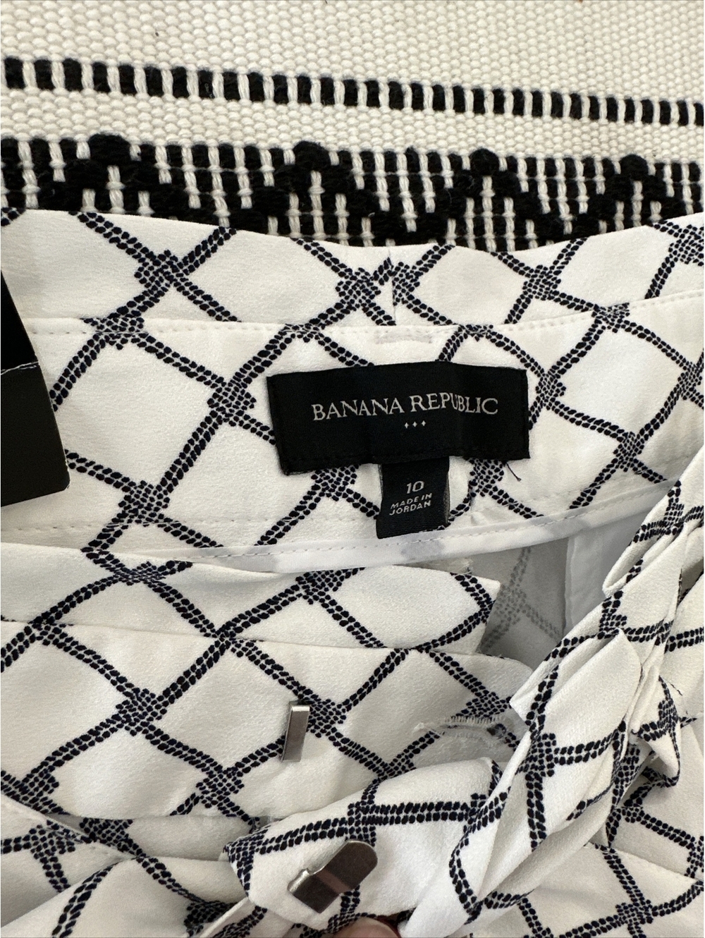 New, Banana Republic high waisted paperbag waist shorts women's size 10 - Picture 2 of 5